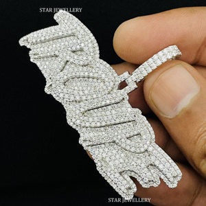 Pendentif personnalisé à six lettres Iced Out VVS Moissanite D Color avec caution personnalisée, pendentif en moissanite Hip Hop en argent avec caution personnalisée - Product Image 1