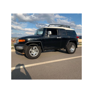 Toyotai FJ Cruiser à vendre avec panneaux de toit amovibles, marchepieds latéraux et châssis renforcé pour usage intensif - Product Image 6