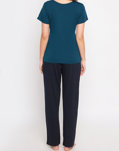 Vêtements de nuit et vêtements de détente pour femmes imprimés avec logo personnalisé Ensemble pyjama imprimé Haut et pantalon à manches longues et col rond - Product Image 5