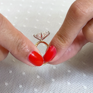 Bague de fiançailles solitaire bicolore en diamant de laboratoire poire de 4,00 ct, certifiée IGI, diamant éthique de luxe, nouvelle génération de gemmes de luxe - Product Image 5