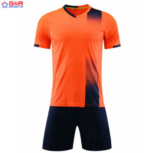 Made por encargo de alta calidad de los hombres de fútbol Jersey uniformes ropa deportiva de entrenamiento con logotipo de impresión precio fútbol uniformes de fútbol - Product Image 4
