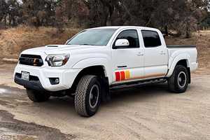 โตโยต้า ทาโคมา ทีอาร์ดี โปร ดับเบิ้ลแค็บ ปี 2015 มือสอง สภาพดี ขับเคลื่อน 4 ล้อ เครื่องยนต์ V6 ระบบขับเคลื่อน 4WD พร้อมระบบล็อคเฟืองท้าย รถจากแคลิฟอร์เนีย - Product Image 3