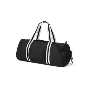 Sac de voyage et de sport spacieux pour les amateurs de gym avec des fermetures éclair de haute qualité et une construction robuste et résistante aux déchirures. - Product Image 1