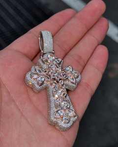 Nuevo colgante de diamante cruzado de Hip Hop simulado 925 Plata 14K oro amarillo chapado en oro moissanita - Product Image 3
