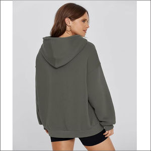 Sweat à capuche surdimensionné pour femmes 100% coton de haute qualité Sweat à capuche d'hiver lourd personnalisé avec style décontracté et courte longueur - Product Image 5