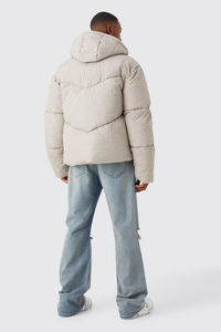 Chaqueta térmica de invierno con aislamiento grueso, relleno suave y estructura duradera y resistente. - Product Image 4