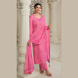 Lancement d'un nouveau fabricant exclusif de collections de costumes en satin de platine brodé pour les festivals par Royal Export - Product Image 1