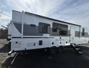 Modèle moderne d'occasion 2025 Forest River Salem 27RK RV Camper disponible - Product Image 1