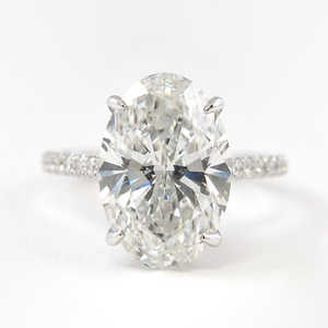 แหวนหมั้นเงินแท้ 925 ประดับเพชรโมอิสซาไนต์ทรงรูปไข่ ดีไซน์วงแหวนซ่อนประดับ สง่างาม - Product Image 2