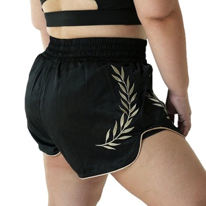 กางเกงมวยไทยผู้หญิงสีดำ-ทอง คุณภาพพรีเมียม รุ่นใหม่ล่าสุด แบบมืออาชีพสำหรับผู้ใหญ่ รับสั่งทำพิเศษ - Product Image 2