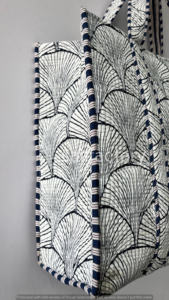 Sac fourre-tout en coton matelassé fait à la main sac d'épicerie écologique pour femmes conception d'impression de coquille durable solide fermeture ouverte - Product Image 5