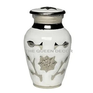 Urne de crémation en métal de style européen moderne de haute qualité souvenir de qualité pour les cendres humaines exportateur indien - Product Image 2