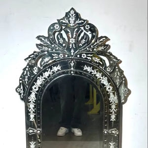 Espejo grabado estilo veneciano con decoración floral Mirah - Product Image 1