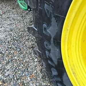 รถแทรกเตอร์ล้อยาง John Deere 6120 R มือสองคุณภาพสูง พร้อมที่ตักแบบแข็ง ของแท้จากยุโรป พร้อมเครื่องยนต์ ปั๊มเกียร์ และชุดเกียร์ที่แข็งแรงทนทาน - Product Image 6