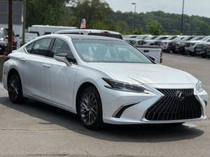 Pristine Clean สำหรับ2024 Lexus ES 350 - Product Image 3