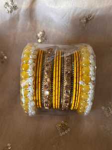 Derniers ensembles de Chudiyan de couleur élégante pour femmes de style unique Ensemble de bracelets de bonne qualité en verre de couleur unie - Product Image 3