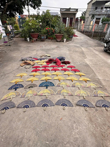 Ventilateur en jonc de mer tissé à la main Ventilateur en feuille de palmier naturel écologique, léger et durable pour le refroidissement et l'utilisation décorative - Product Image 3