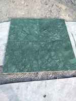 Carreaux de marbre vert indien au design moderne Finition de surface polie pour sol intérieur de villa et d'hôtel Garantie 1 an