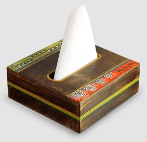 Servilletero Pintado a Mano con Tonos Maderosos Estilo Warli, Decoración Elegante para el Hogar, Diseño para Sala de Estar, Baño, Estilo Antiguo, Madera de Sheesham - Product Image 4