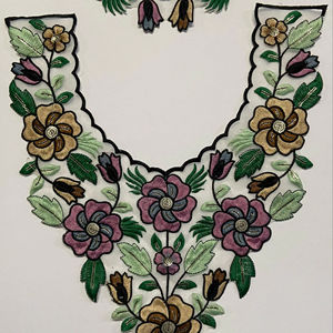 Pièces de cou brodées sur mesure avec paillettes Patchs de style cousus pour vêtements et créateurs de mode à des fins de revente - Product Image 1