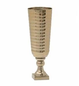 Vase de luxe en métal doré Conteneur floral élégant Accent décoratif pour l'affichage de la décoration intérieure - Product Image 6