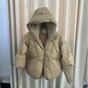 Personnaliser la vente en gros de la veste à col en fourrure pour femmes Fabricant de veste matelassée à capuche Fabricant de veste d'hiver coupe-vent lourde - Product Image 3