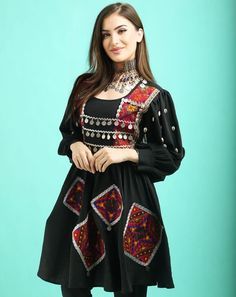 Robes Kuchi faites à la main avec des couleurs vibrantes et une broderie géniale 2024 - Product Image 3