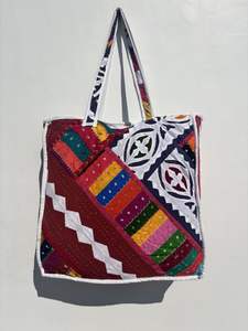 Venta al por mayor lote de algodón hecho a mano acolchado bolso de mano personalizado Patchwork impreso comestibles playa uso diario gran regalo para las mujeres - Product Image 5