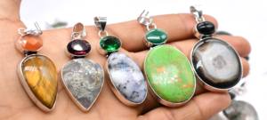 Collar con colgante de cristal y piedras preciosas naturales surtidas de latón Vintage, chapado en plata antigua, hecho a mano, ocasión de fiesta cristiana - Product Image 2