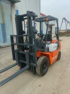 Carretilla elevadora diésel de 2 toneladas Carretilla elevadora de combustión interna HeLi de segunda mano a la venta - Product Image 5