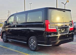 Toyota GRANVIA Premium 2.8L Turbo Usato 2025 - Furgone AWD con Interni Chiari, Sedili in Pelle, Pneumatici R19, Diesel | Pronto per l'esportazione - Product Image 6