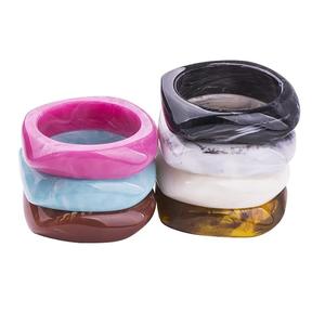 Colorido Bling Vintage Tortoiseshell Acetato Mottled Wide Chunky Cuff Bracelet Mejor diseño de resina Brazalete irregular para fiestas - Product Image 2