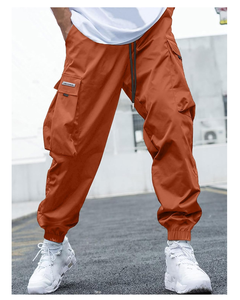 กางเกงคาร์โก้แบบมีเชือกรูดสำหรับผู้ชายกางเกงมีฝาปิดกระเป๋าลายกราฟิกแนวสตรีทแบบปกติทรงตรงพอดีตัว - Product Image 1