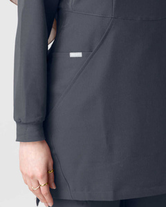 Combinaison médicale en denim confortable d'une journée Ensembles d'uniformes fonctionnels à coutures durables pour les professionnels occupés - Product Image 5