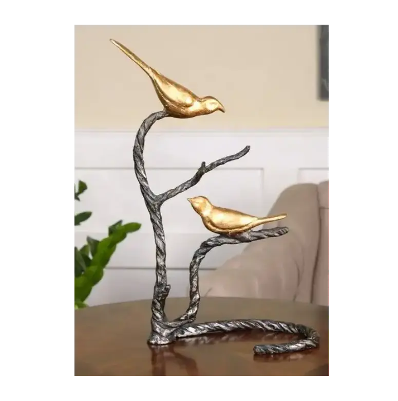 होम टेबलटॉप सजावट पक्षियों के साथ धातु की मूर्ति अद्वितीय डिजाइन टेबल को घर के लिविंग रूम के लिए फैंसी मूर्तिकला से सजाया गया है
