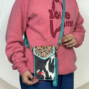 Bolsos de Mano Pequeños de Cuero Genuino Hechos a Mano de Moda 2025, Bolsos Cruzados Pequeños de Cuero Vacuno con Pelo para Mujer - Product Image 1