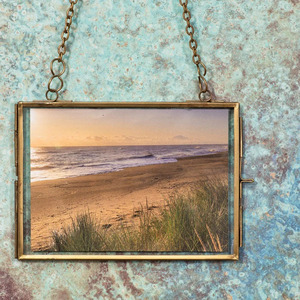 Cadre photo rectangulaire en laiton antique, design unique en verre transparent pour le bureau, à suspendre au mur, nouveau porte-bijoux en gros - Product Image 2