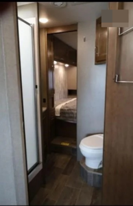 รถบ้านมือสอง WINNEBAGO RV INTENT 31P รุ่นปี 2019 สมรรถนะสูง ยาว 36 ฟุต รับน้ำหนักได้ 2000 กก. สีเข้ม ขาย - Product Image 2