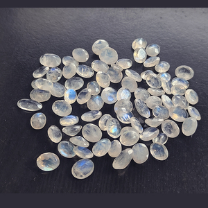 79 piezas de piedra lunar arcoíris natural de 7x5mm a 11x9mm faceta ovalada 152,25 CT Iroc Sales piedra lunar de Fuego Azul piedras preciosas sueltas cortadas US $87 - Product Image 4