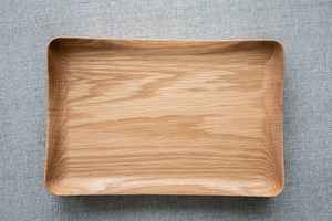 Plateau en bois rectangulaire simple pour usage domestique idéal pour servir du thé, des collations, du café, parfait pour la cuisine, la salle à manger et l'affichage de table - Product Image 2