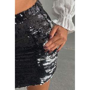 Vente en gros de jupes à paillettes pour femmes - Product Image 2