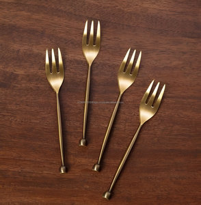 Ensemble de fourchettes à fruits en métal de qualité supérieure de 4 pièces en vente - Product Image 6