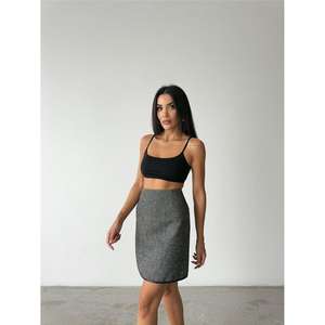 Jupe courte en cachemire noir, tissu doux - Product Image 3