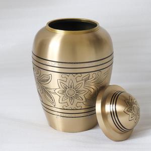 Venta caliente Premium Brass Adult Cremation Urns para cenizas humanas Fabricante indio Precio al por mayor Urna de metal - Product Image 3