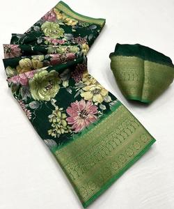 Saree en velours de soie avec chemisier brodé - Product Image 3