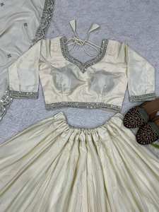 Lehengas choli ชุดงานเย็บปักถักร้อยสำหรับผู้หญิงและผู้หญิงชุดเพื่อนเจ้าสาวสีขาว - Product Image 6