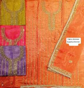 Costumes traditionnels indiens brodés à la main sans couture de créateur moderne pour les fêtes belles pour les femmes - Product Image 1