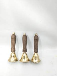 Última Llegada Premium Top Trending Acabado chapado en oro Tamaño personalizado Artículos de regalo Campana de metal para colgar y decorar - Product Image 6