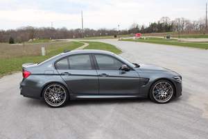 BMW M3 COMPETITION PACKAGE d'occasion 2018, conduite à gauche/droite - Product Image 2