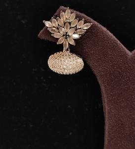 ต่างหูน่ารักขนาดเล็กแฟนซีพร้อมต่างหูเพทายประกายแฟนซีต่างหูผู้หญิงสำหรับปาร์ตี้สวมใส่เครื่องประดับแฟชั่นกับหินเพทาย - Product Image 2